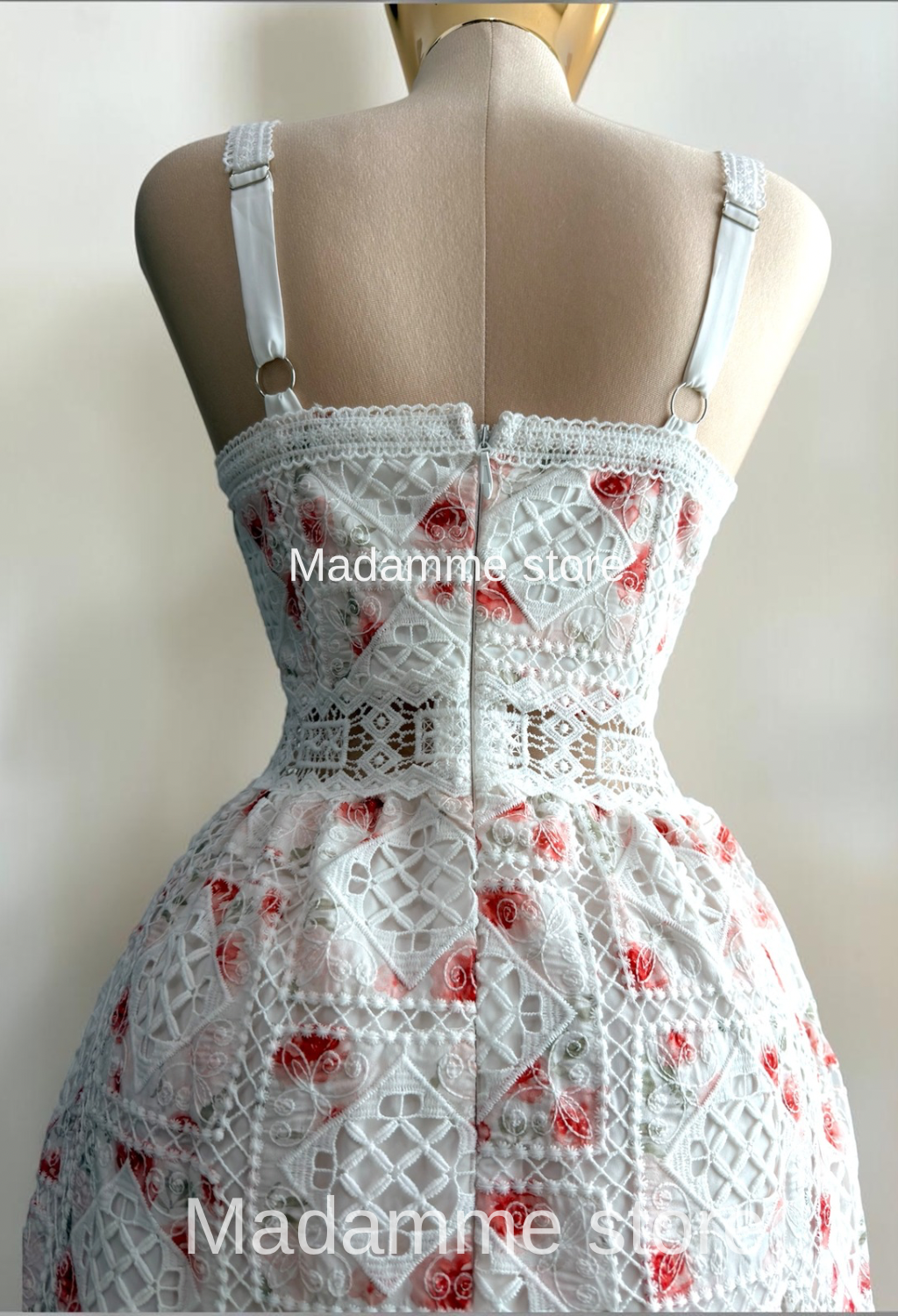 Vestido Rosas sobre Marfil